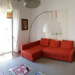 appartamento-arricriati-vicino-lungomare.taorminaitalyhotels.com/